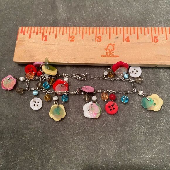 BOUTIQUE Button Charm Bracelet - Picture 4 of 5